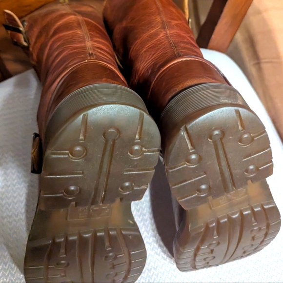 Dr. Martens Brown Engineer Boots 9M / 10W - Picture 6 of 8